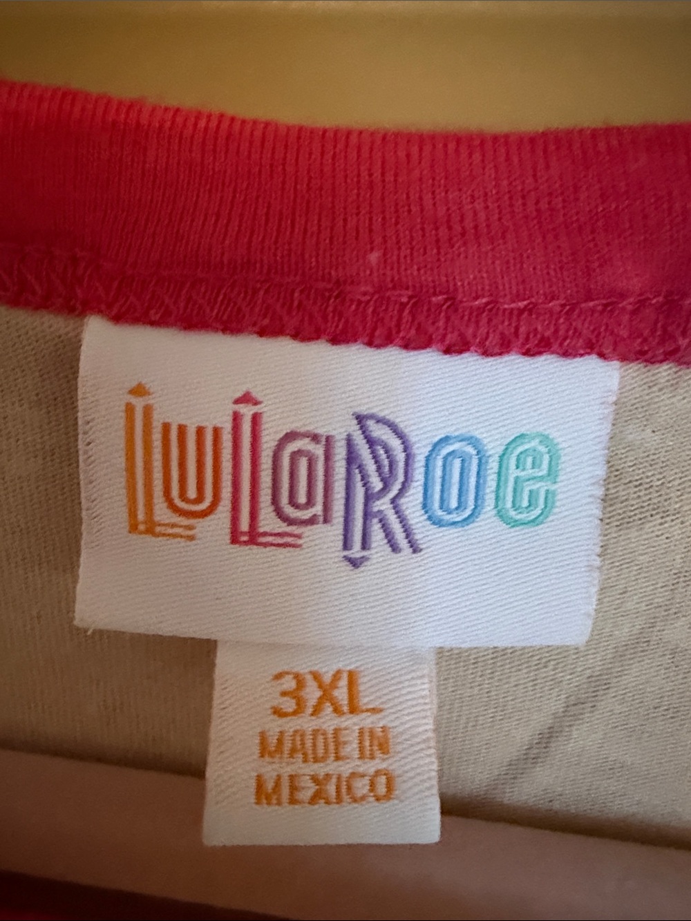 LuLaRoe Pale Pink with bright Pink
trim Ladies Ringer Tee size 3XL - Picture 4 of 6